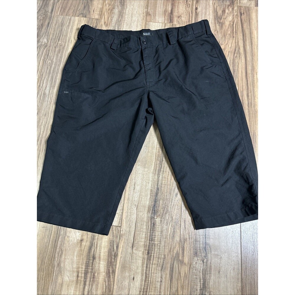 5.11 Tactical Men's Shorts Size 44 Black 5 Pocket